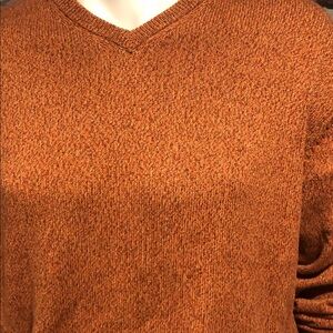 Men's V-Neck Sweater in Rich Rust